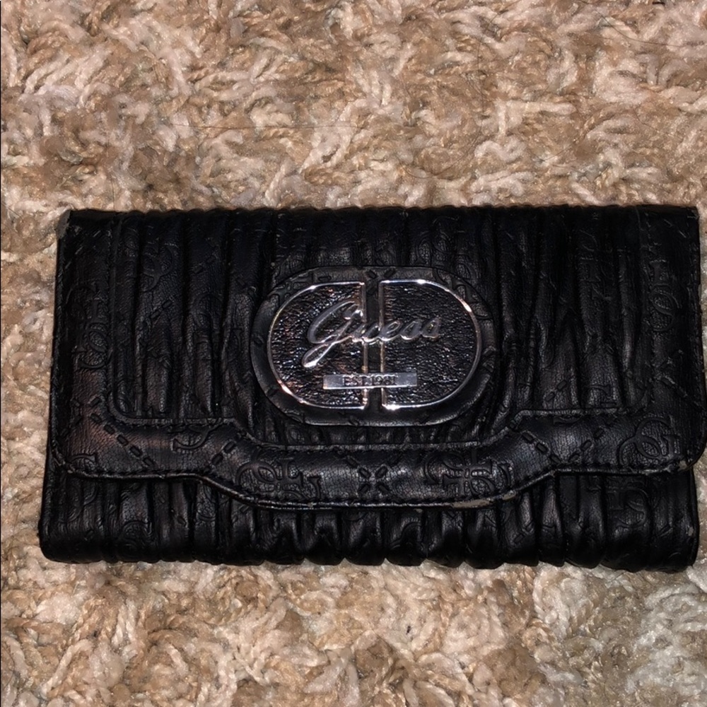 GUESS wallet